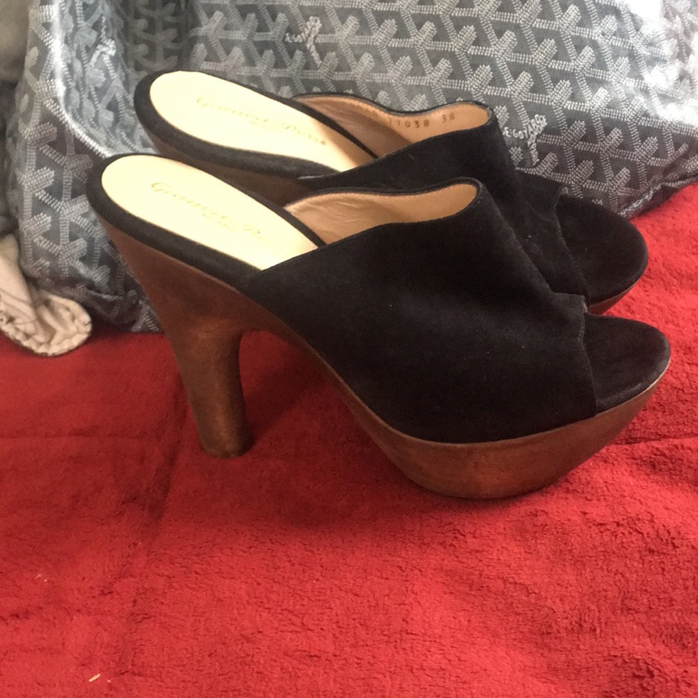 Gianvito Rossi suede shoes